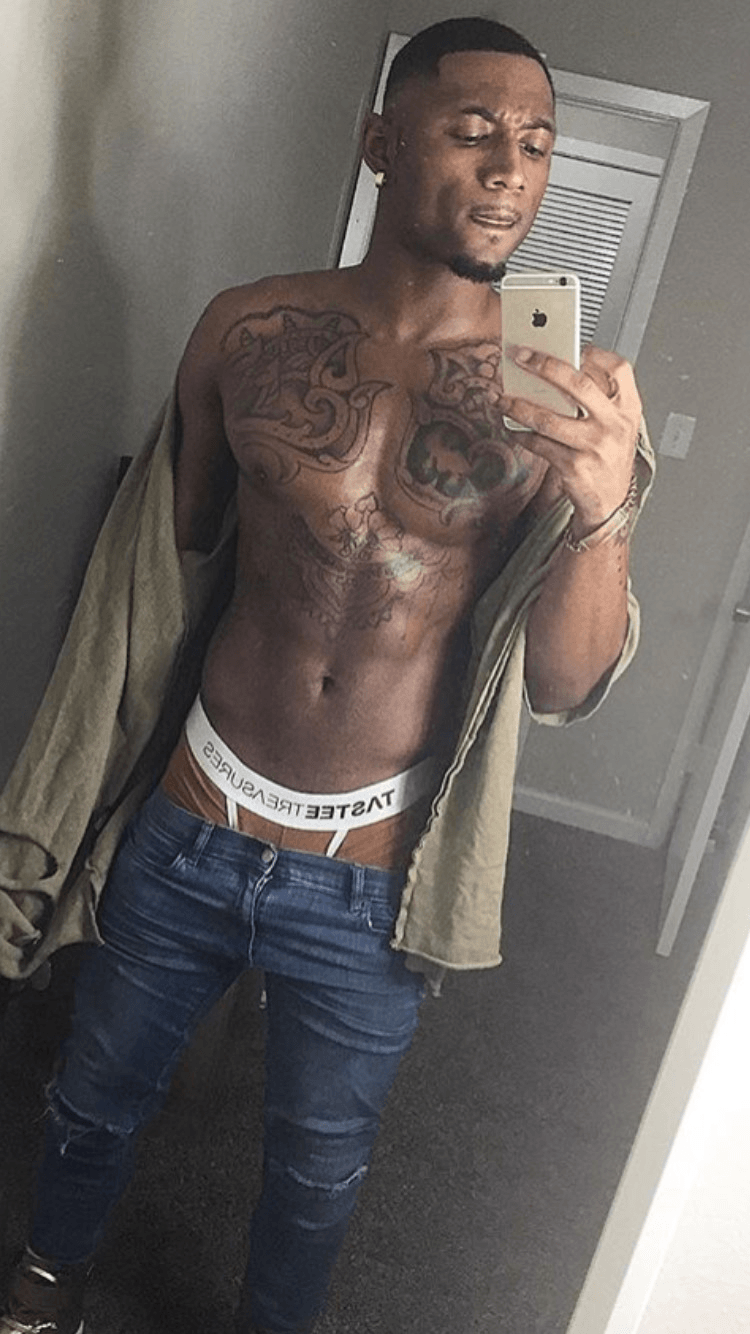What makes a sexy selfie?